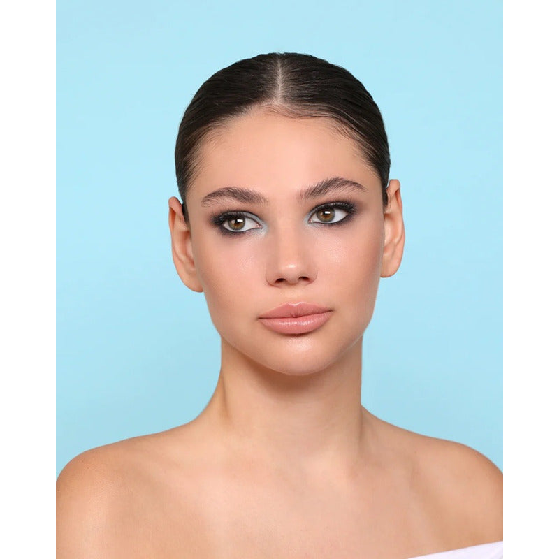 Labial Satinado Chic Collection Chic Satin Lipstick Moira