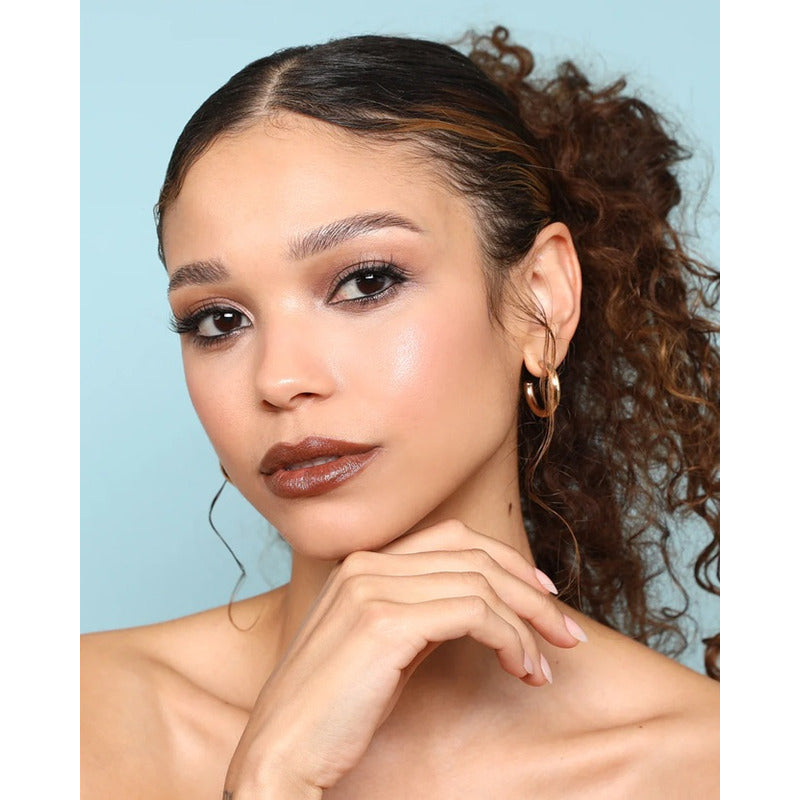 Labial Satinado Chic Collection Chic Satin Lipstick Moira